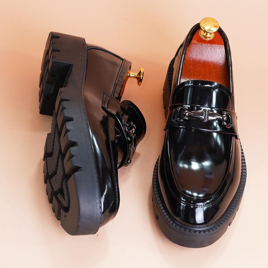 Chaussures décontractées haut de gamme pour hommes version coréenne de mocassins chaussures en cuir 2025 printemps nouveau cuir paresseux une pédale respirantes chaussures pour hommes