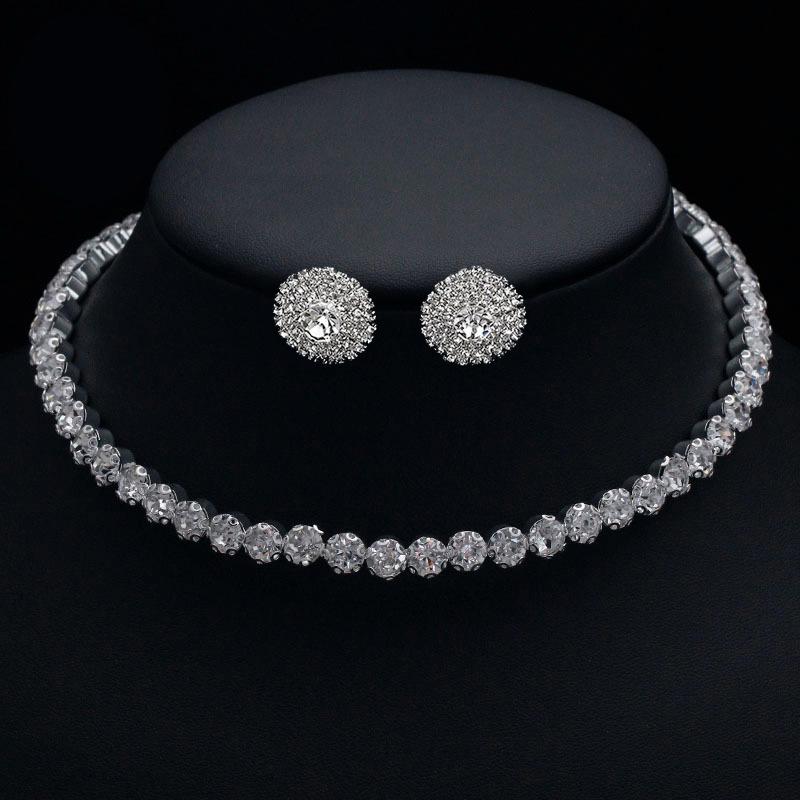 

Нишевое ожерелье с бриллиантами, серьги, браслет, комплект из трех предметов, металлический костюм с цветком и полым воротником, костюм подружки невесты для женщин