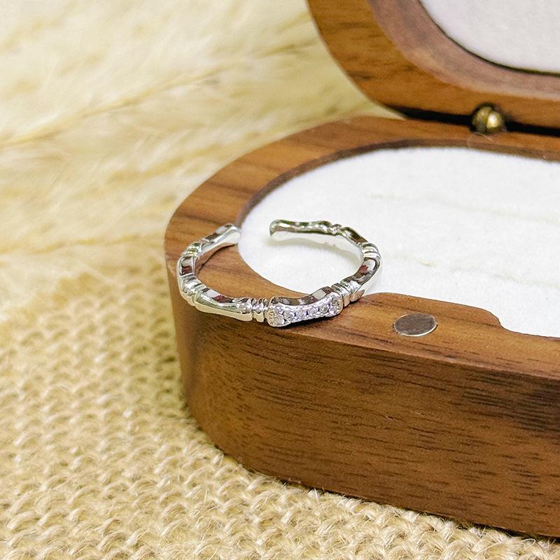 [Ice Crystal Butterfly Shadow] Sea Blue Zircon Exquisite Butterfly Opening Ring Light Luxury Niche Super Immortal Stacked Ring Woman