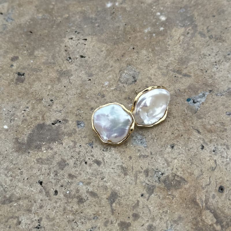 GOOBE LAHM PEARL EARRING_White Pearl Earrings