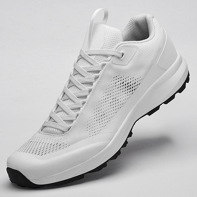 Fashion New Men's Slip On Walking Shoes Ultra Light Breathable Non Slip Running Shoes Casual Fashion Sneakers Mesh Workout Sports Flats