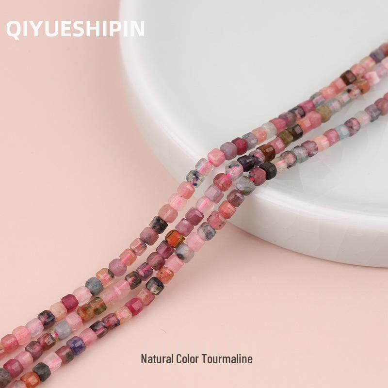 

Натуральная черная шпинель 2 мм, маленькие кристальные бусины в форме кубиков сахара для DIY проектов 2.3mm Small Cube ≈165 pieces/strand