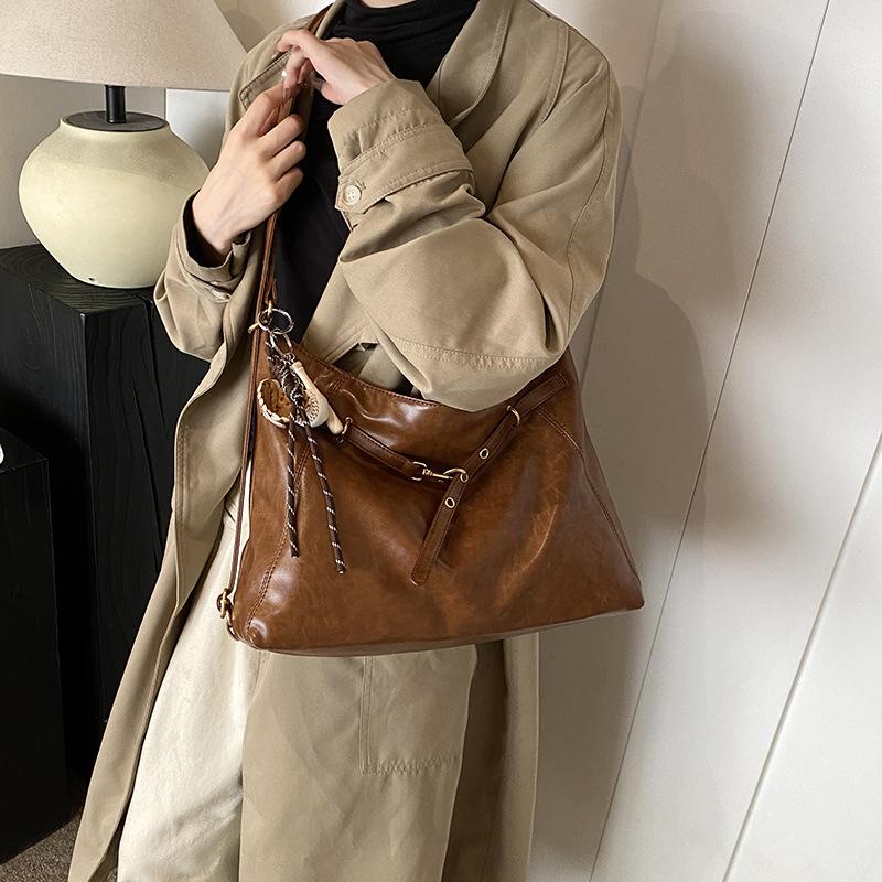 Premium sense retro large-capacity backpack bag women's 2025 autumn and winter new multi-purpose shoulder messenger bag tote bag