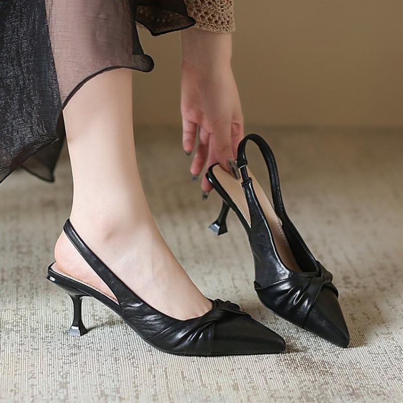 Sandalen Mädchen 2025 Sommer Nische Französischer Feenstil Kleid mit Mittelhohem Spitzschuh Dutt Weiß Pfennigabsatz High Heels