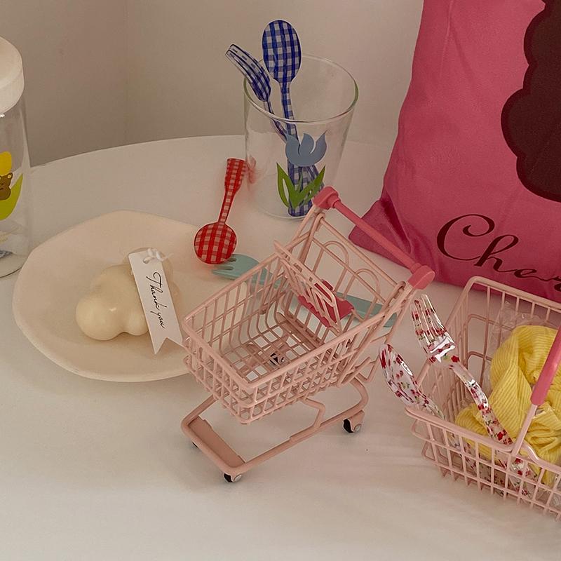 Ins Cute Pink Trolley Shopping Basket Storage Toy Creative Mini Kawaii Desktop Decoration Gift Dollhouse Furniture Accessories