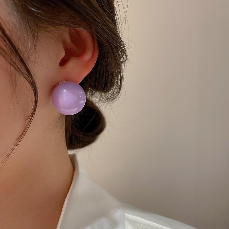 Fioletowe Kolczyki Sztyfty z Kwiatem w Kształcie Serca: Modny, Wysokiej klasy i Świeży na Lato.