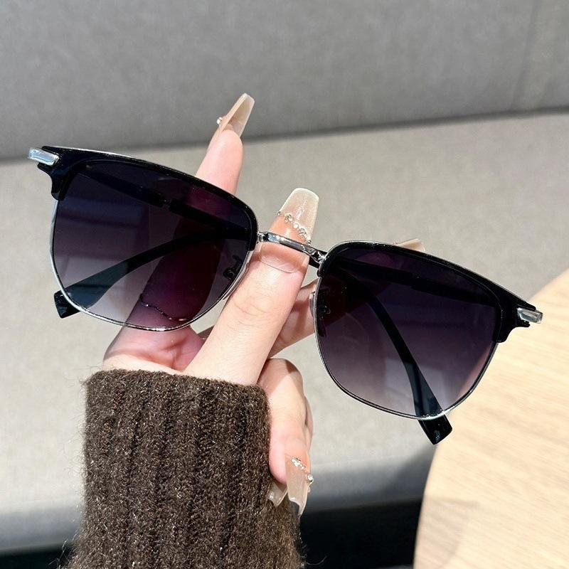 Sunglasses Are Hot-selling In Summer, Simple Metal Box, Light Retro Personalized Sunglasses, Fashionable Export Models for Men and Women