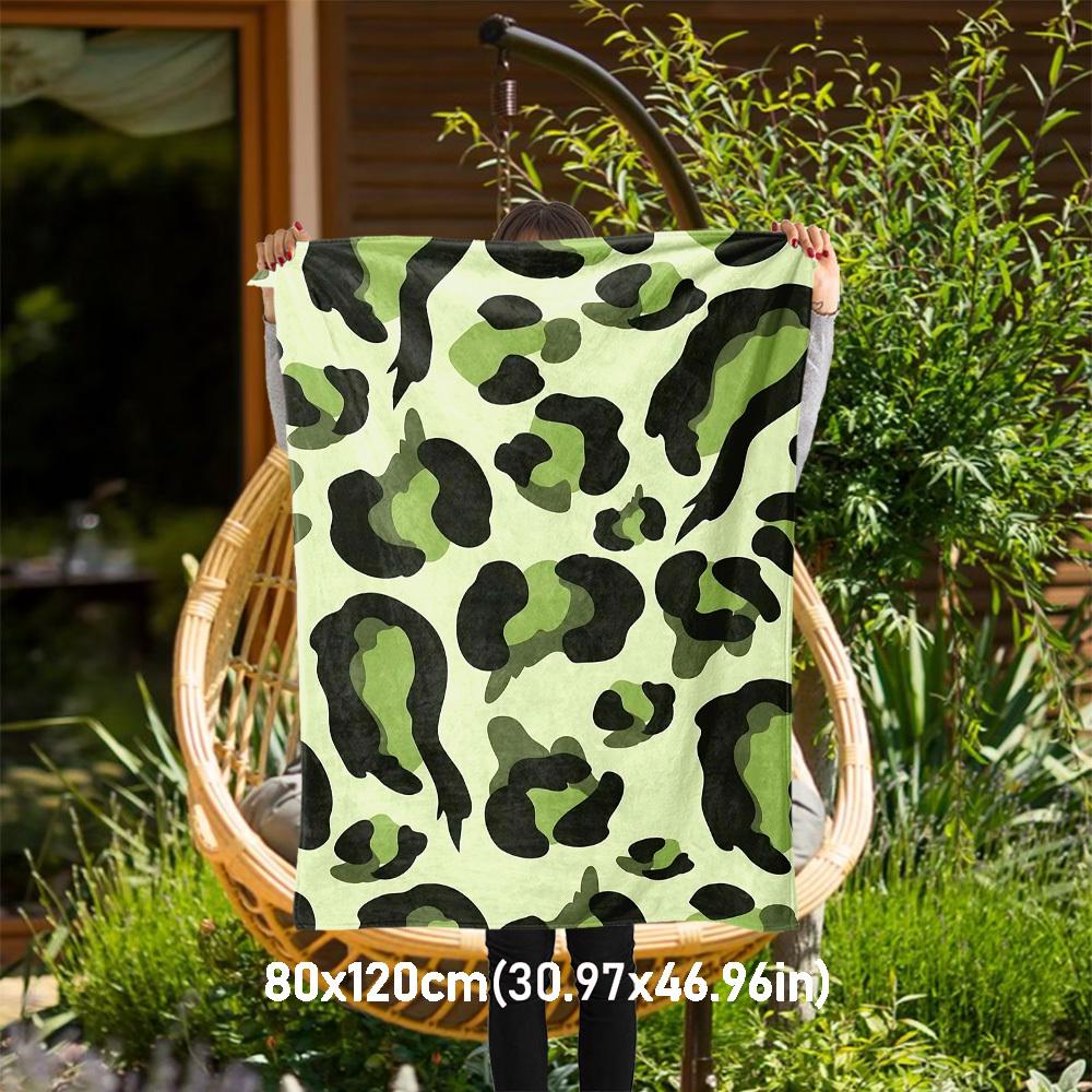 

1PC Leopard printOutdoor Flannel Blanket - Soft Plush Decor for Picnics, camping, Bedroom, Playroom, Office, or Lunch Break 1302A 80x120cm(31x47inch)