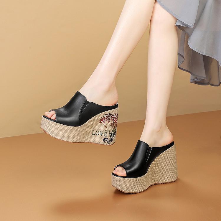 Factory direct sales 12cm embroidered wedge heel cool slippers women's 2025 summer new leather super high heel fish mouth slippers women