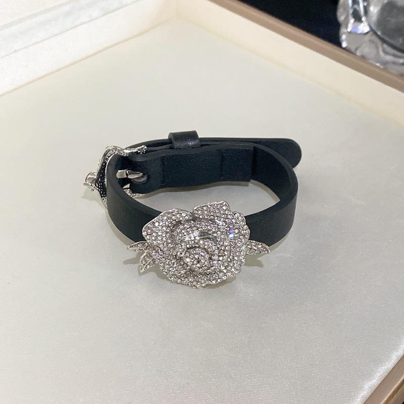 

Корейский браслет-цветок с инкрустацией бриллиантами: Европейско-американская мода, дизайн с бисером для женщин
