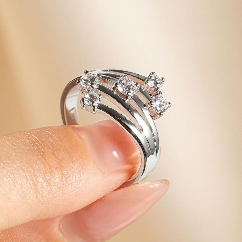 Tassel Diamond Zircon Ring with Light Luxury Style and Advanced Design for Versatile Commuting.