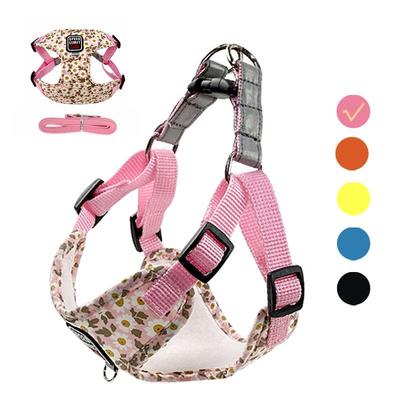 Set di guinzagli per cani senza tiratura per cani di piccola taglia e media Imbracatura riflettente Gilet da passeggio Guinzaglio per cani di piccola taglia Chihuahua Pug