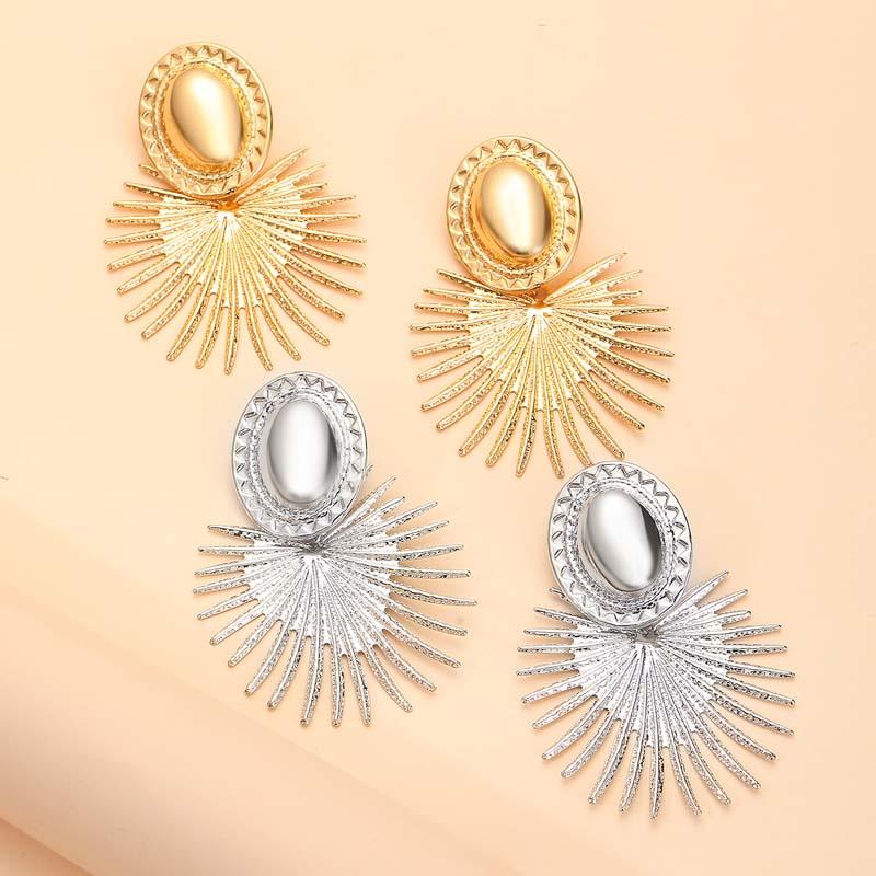Exaggerated Metal Fan-Shaped Drop Earrings for Women Vintage Gold Color Irregular Oval Personality Earrings Jewelry Accessories