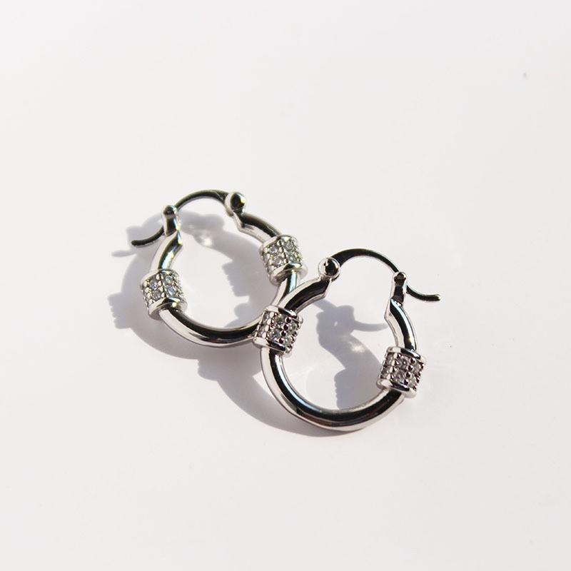 

Модные крутые премиальные микро-инкрустированные циркониевые круглые серьги женские легкие роскошные темпераментные серьги-пряжки для поездок на работу 431 белого золота