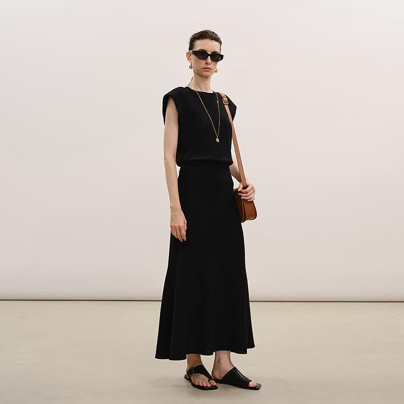 Less 2026 Summer Slim-Fit X-Line Sleeveless Knit Dress