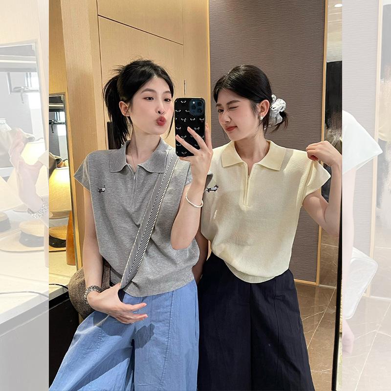 

Женская футболка поло с воротником, на молнии до середины, с прямыми плечами и короткими рукавами, летний серый вязаный свитер с лацканами, короткий топ в корейском стиле One Size серый