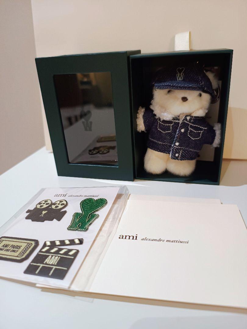 

[USED] Choi Woo-sik x AMI collaboration pop-up teddy bear