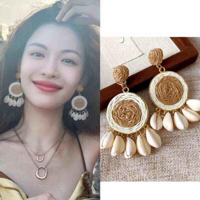 

Zhong Chuxi Same Style Earrings Woven Earrings Ear Studs Eardrops Ear Clips Travel Holiday Accessories 2025 Spring and Summer New Arrival Women A1567 Zhong Chuxi with woven earrings