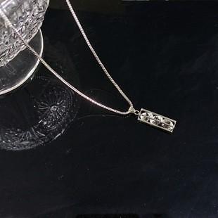 Tide Thin Chain Pendant, High-End Sense Collarbone Chain, Femininity, Versatile Fashion, Niche Design Necklace