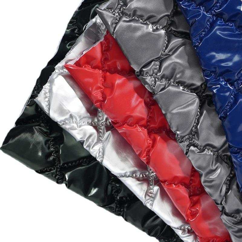 1 Yard PU-Leder Quiltstoff Ultraschall-Prägung Gesteppte Baumwollstoffe für DIY Nähen Kleidung Gepäcktaschen 137cm Breite