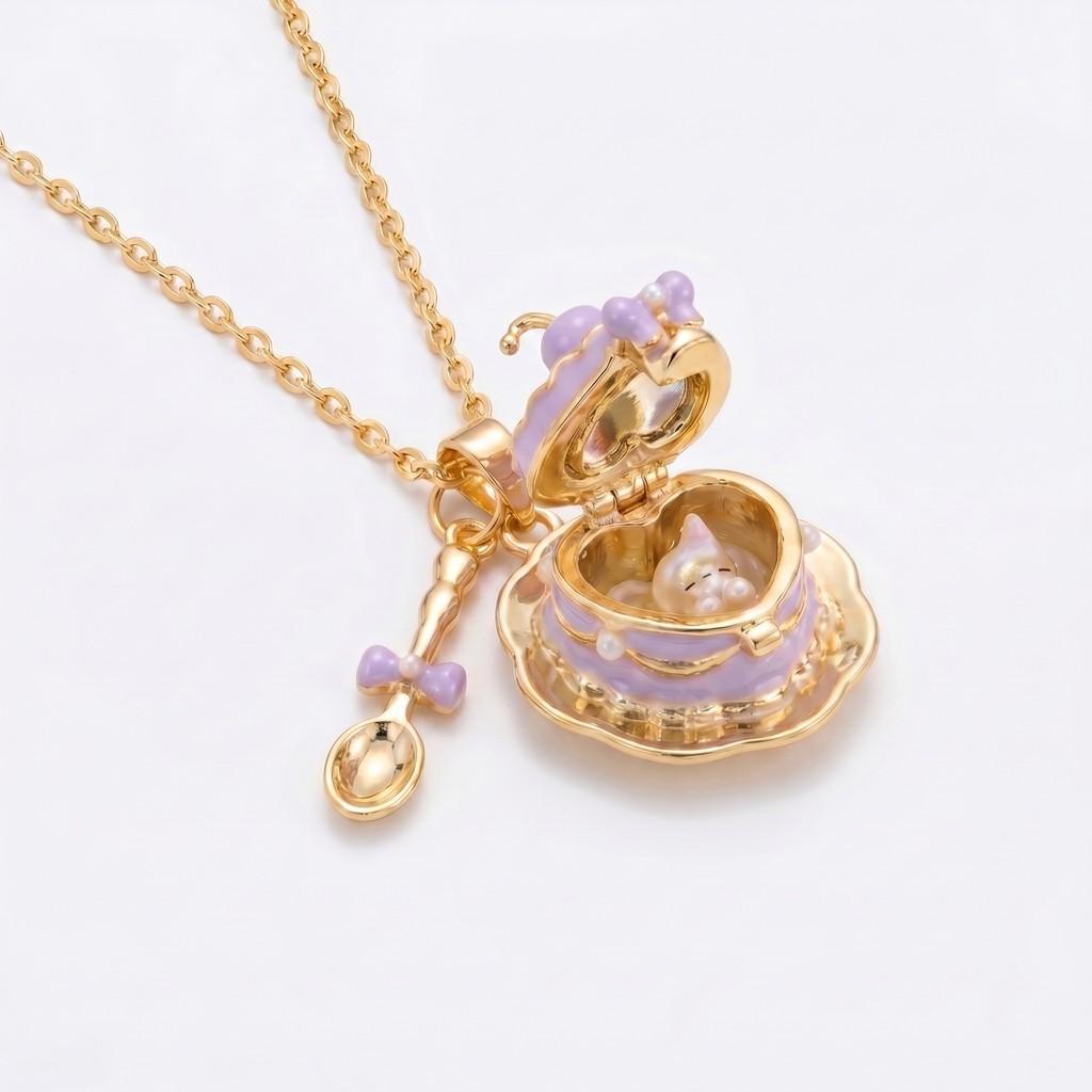 Cartoon Heart Shaped Pendant Necklace With Gold Plating For Casual Wear