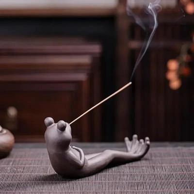 Home Decoration Creative Gifts Cute Frog Sculpture Incense Stick Burner Holder with Sticks Handmade Ceramic Incense Stick