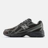 U7407YI New Balance 740 Black Metallic (Men's)