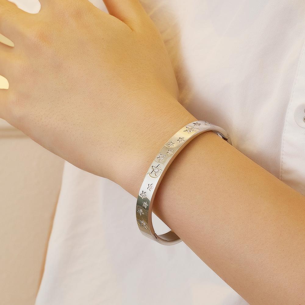 Gold Stainless Steel Bracelet with Zirconia-Inlaid Star Clasp
