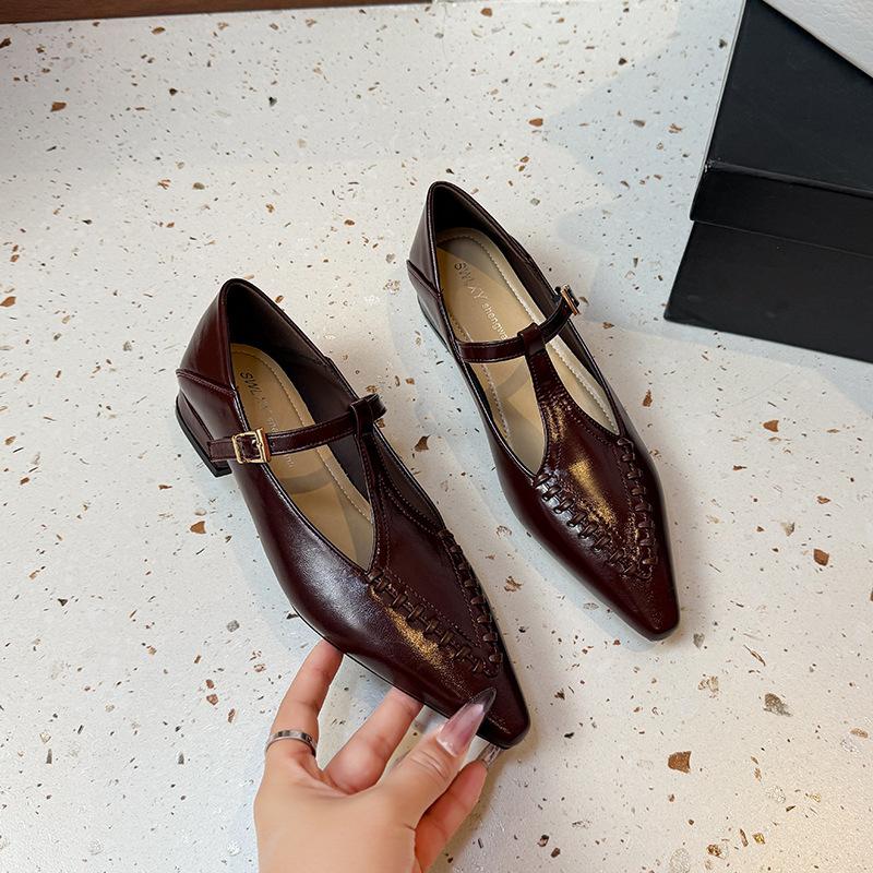 

Retro pointed Mary Jane shoes women s 2025 autumn new versatile comfortable soft sole shallow mouth single shoes with skirt small leather shoes 34 бордовый