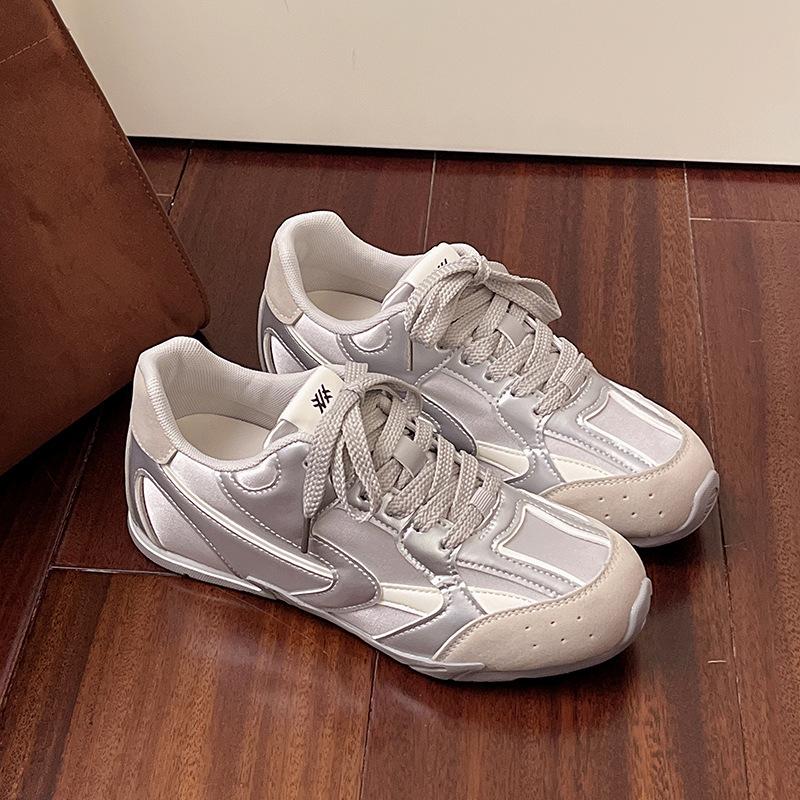 

inner height increase 4cm German training shoes spring and summer 2025 new silver breathable sports shoes fashionable versatile Forrest Gump shoes 35