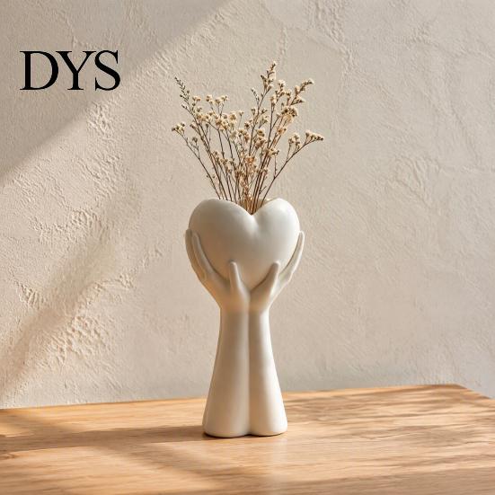 Matte PLA Floral Holder Hands Holding Heart Vase, 3D Printed Modern Flower Table Centerpiece Creative Vessel Artistic Vase for Dried And Artificial