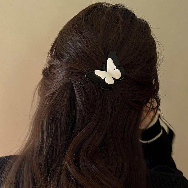 Korean French retro acrylic three-dimensional black and white contrasting color butterfly hairpin ins bangs edge clip