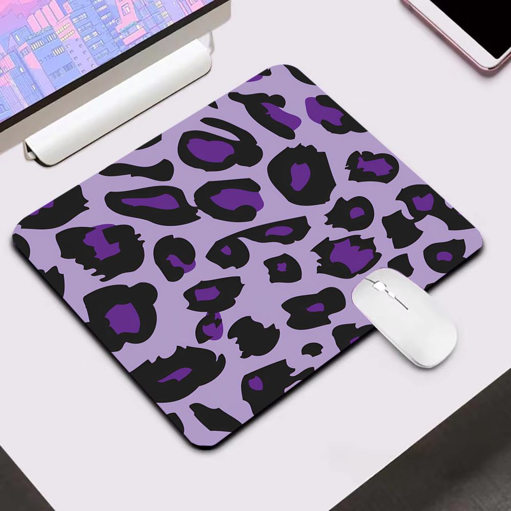 Pink Leopard Print Mouse Pad 18x22 Small Laptop Computer Office Table Mats PC Gaming Esport MousePad HD Non-Slip Rubber Desk Mat