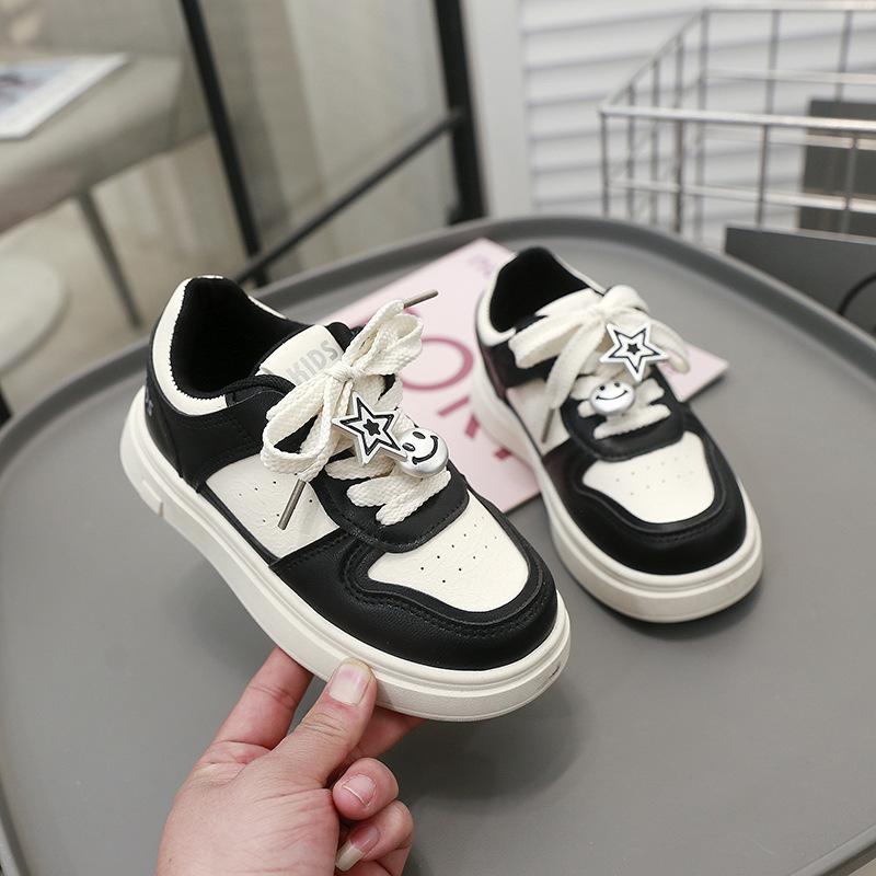 2025 New Children's Little White Shoes Girls' Students Comfortable Sports Board Shoes Boys' Versatile Lightweight Casual Shoes Tide