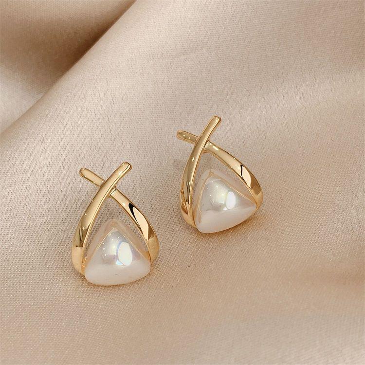 2025 New French Pearl High-End Luxury Earrings for Women - Unique Niche Design, Hot-Selling Studs