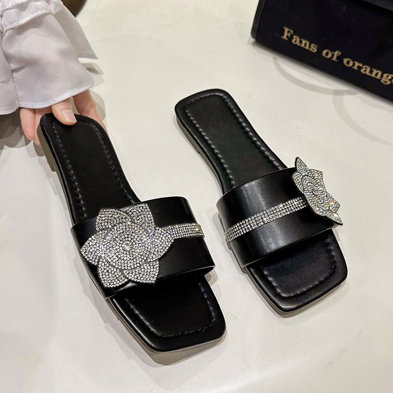 

2024 summer new European and American outer wear cool slippers one pedal women s slippers rhinestone large size shoes slippers 35 чёрный