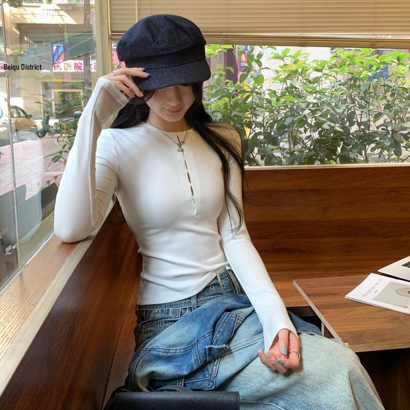 Damen Weißes Langarm-Basisshirt mit Hohlmuster - Herbst/Winter 2026 Kollektion