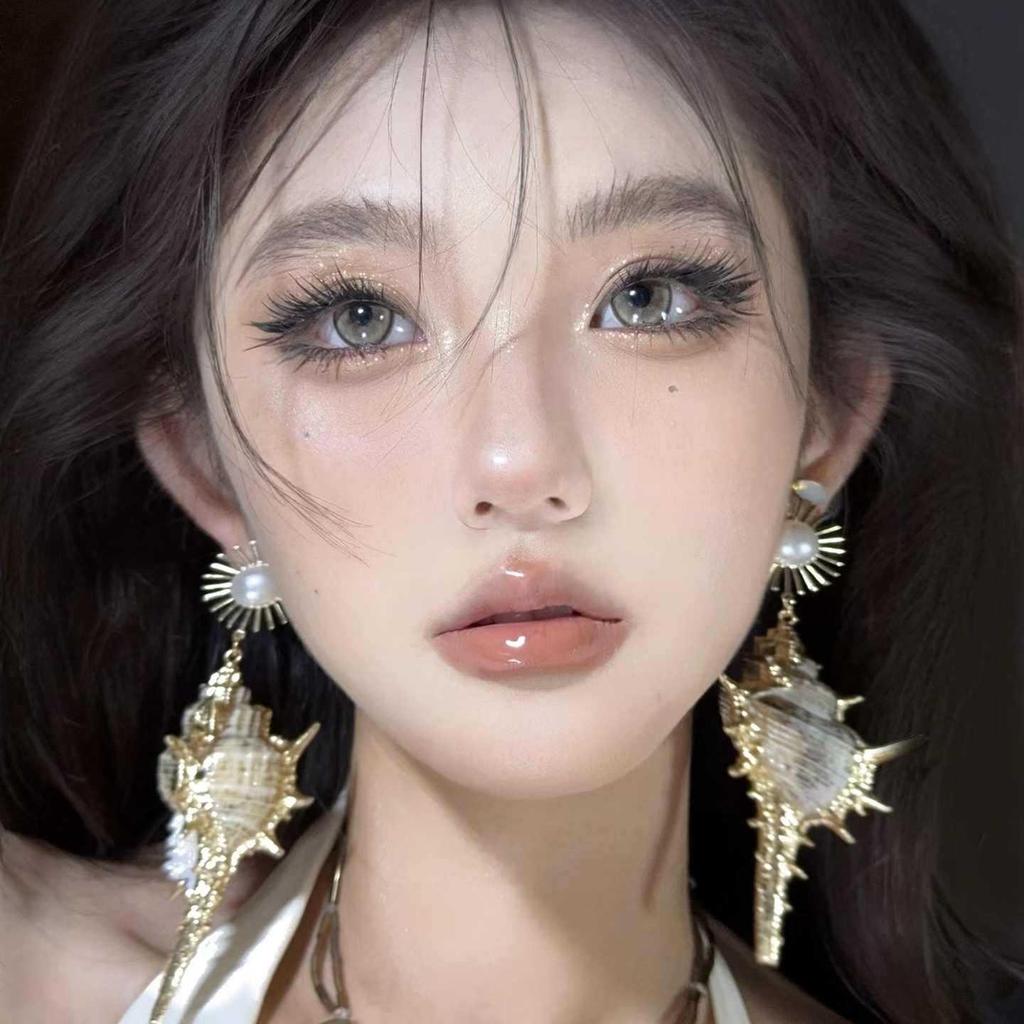 Seaside Holiday Conch Earrings: Unique, Fashionable, and Stylish Long Earrings with European & American Flair.