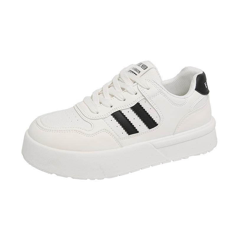 2025 spring little white shoes new Korean version ins female students platform heightening sports board shoes casual street shot G7701