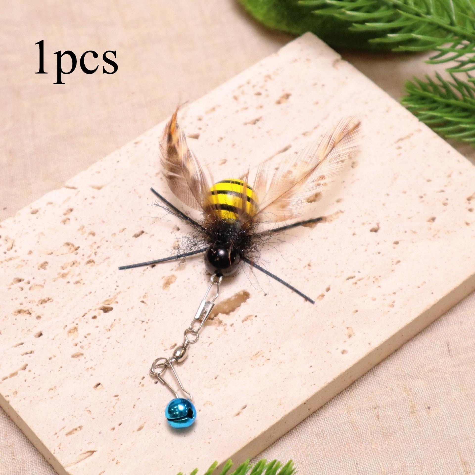 

2pcs Simulation Mantis Bee Feather Replacement Accessories Funny Cat Stick Rod Teaser Pet Toy Plastic Wood