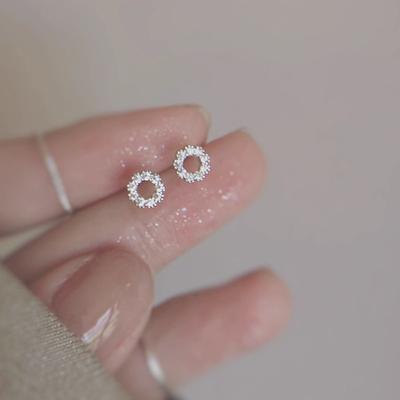 Mini Crystal Bright Small Circle Earrings Female Simple Niche Ins Earrings Sleep Free Autumn and Winter