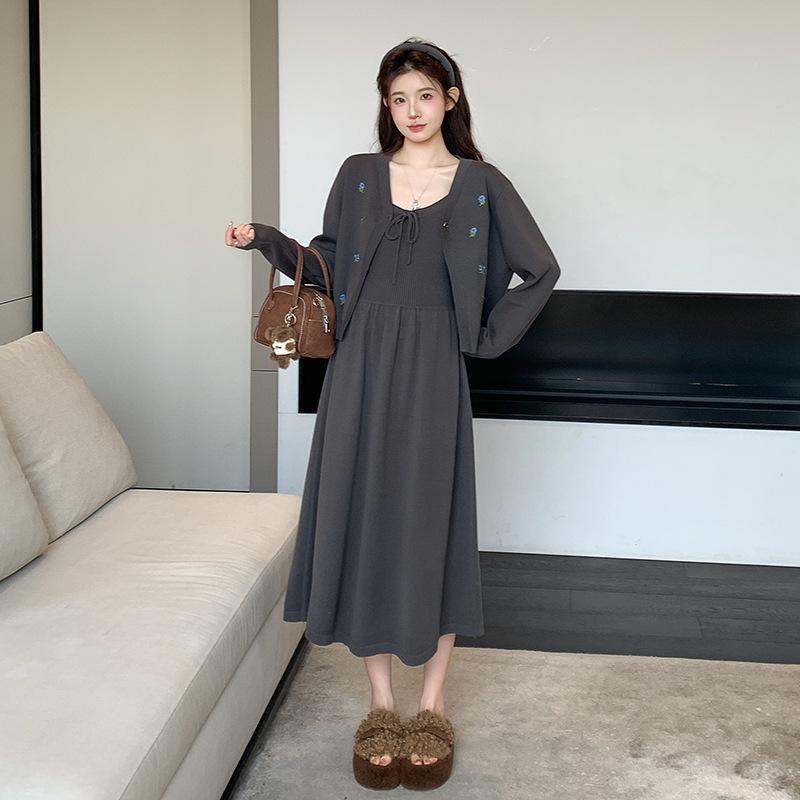 2025 Autumn/Winter High-End Korean Knit Maternity Dress & Embroidered Jacket Set L
