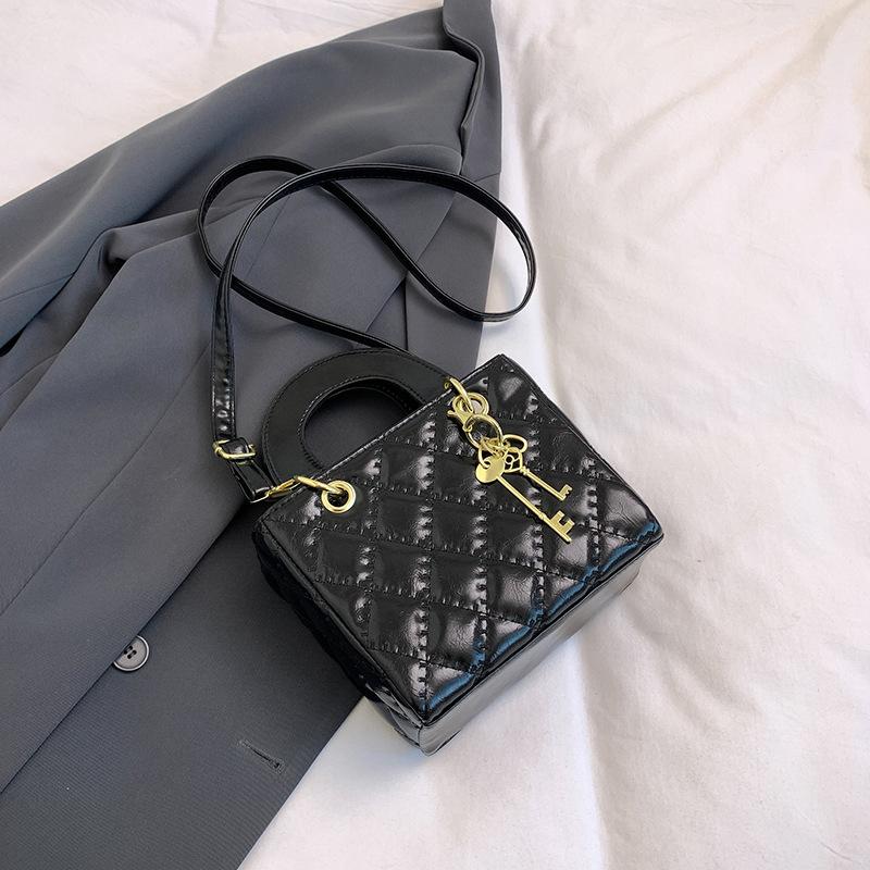 Bolsas, bolsa de mão feminina com textura de losango e linha bordada, versão coreana 2025 primavera e verão nicho ins de alto valor bolsa de ombro mensageiro