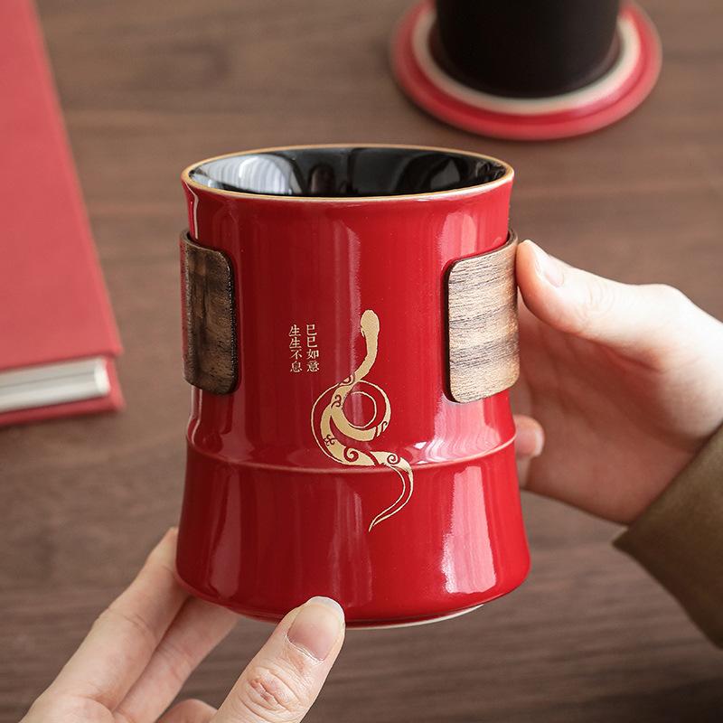 Creative And Practical Gifts For The Year Of The Snake, The Forbidden City Red Ceramic Tea Separation, And The Annual Meeting Will Send Customers
