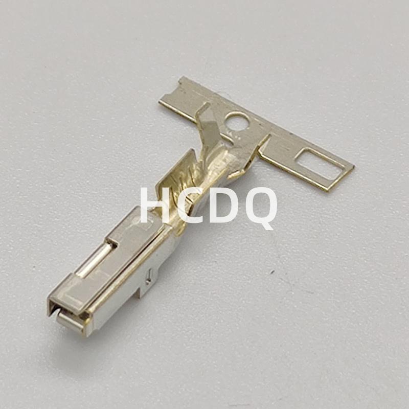 Supply 90980-12475 original and genuine automobile harness connector Housing parts terminal X8