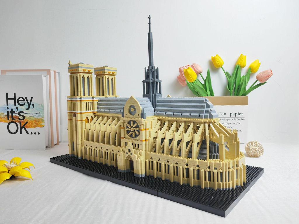 Notre Dame, Roman Colosseum, Leaning Tower of Pisa, World Cup Building Block Sets