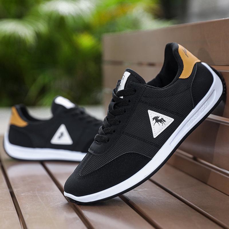 Mesh breathable casual shoes lightweight and comfortable soft-soled sneakers