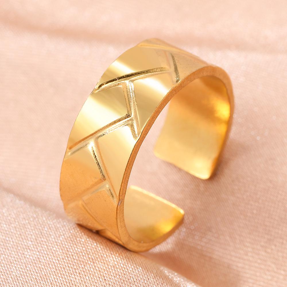 Adjustable Retro Stainless Steel Open Ring for Men and Women, Popular European and American Couple Style.