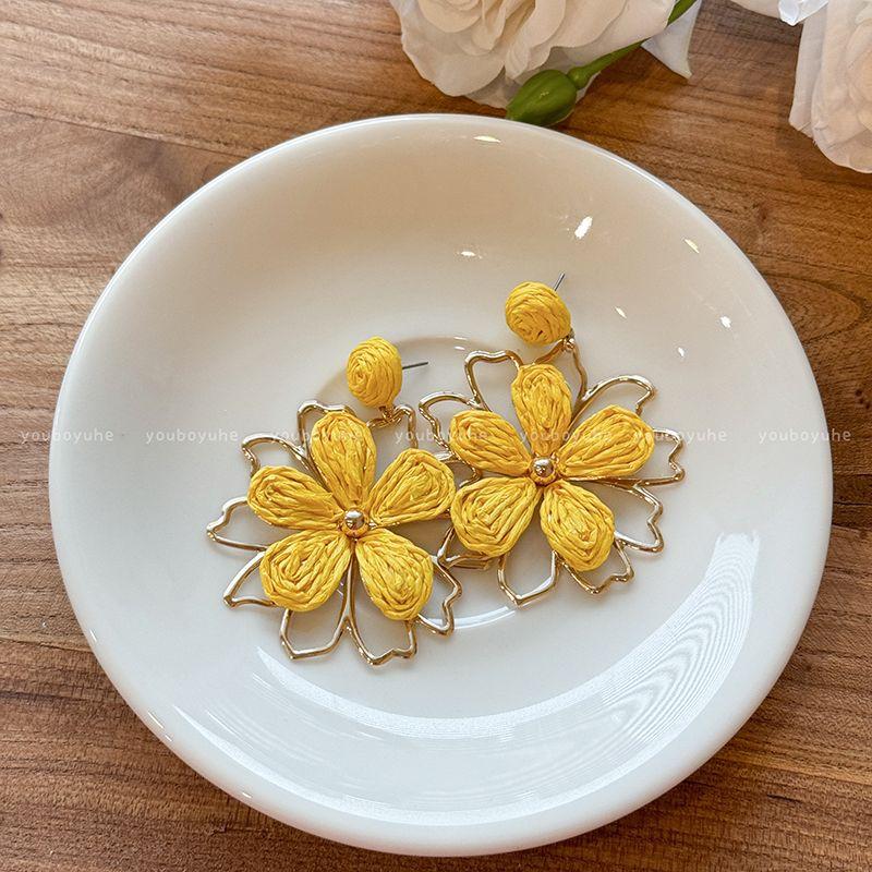 

Seaside Holiday ~ Holiday Style SUNFLOWER Ear Studs Women Niche Design Exaggerated Earrings Beautiful Seaside Travel Earrings Yellow sunflower earrings-Silver Needle