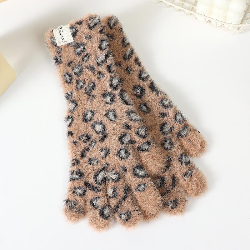 Winter fashion cycling anti-cold dew finger warm gloves can be female leopard print thickened knitted finger wool gloves